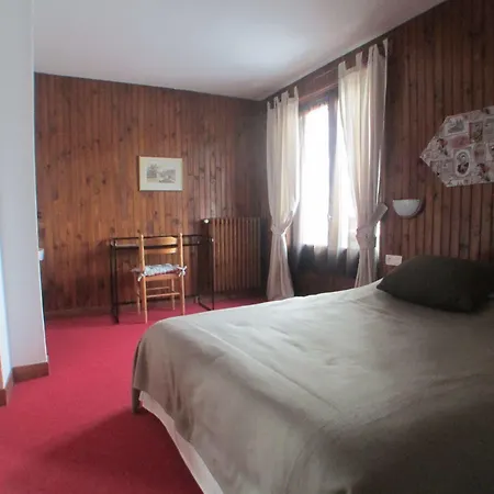 Hotel Lavachey *