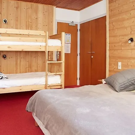 Lavachey Hotel *