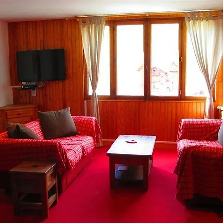 Lavachey Hotel *